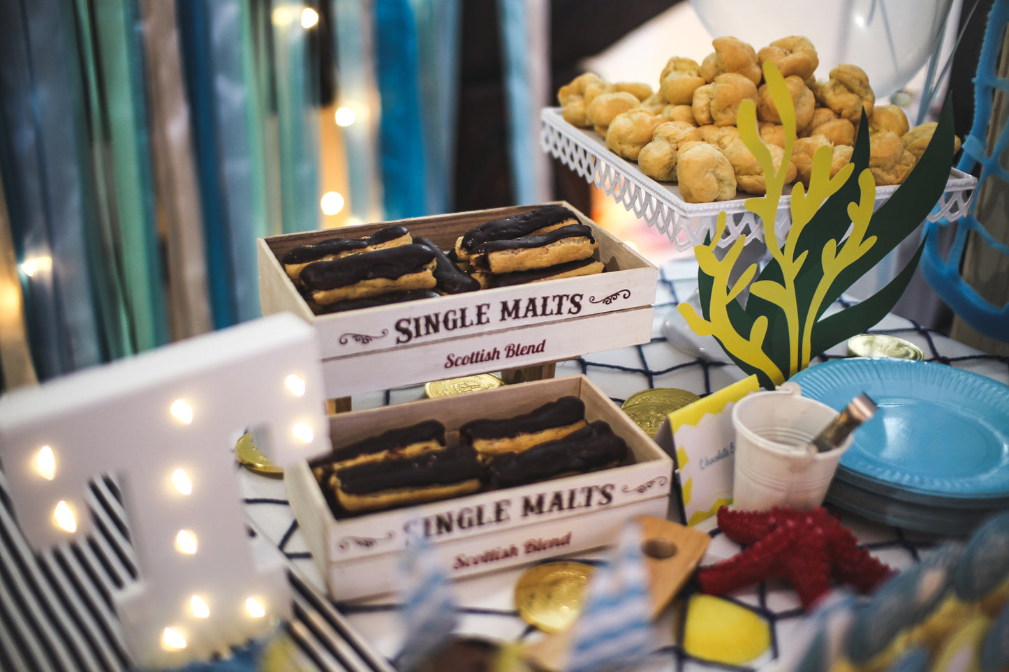 Mini Chocolate Eclairs (Box Of 6 Pieces)