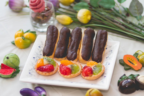 Mini Chocolate Eclairs (Box Of 6 Pieces)